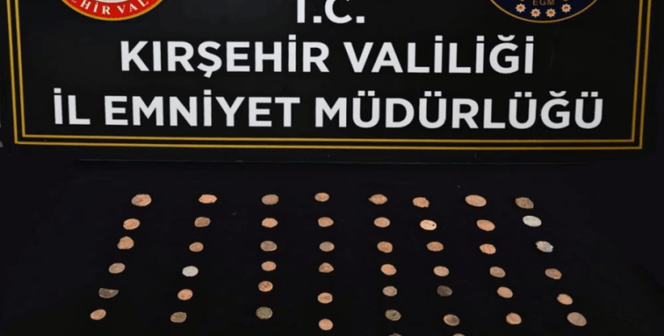 Kırşehir'de tarihi eser kaçakçılarına operasyon: 151 parça tarihi eser ele geçirildi