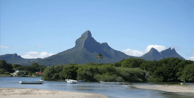 İngiltere, Chagos Adaları'nın Mauritius'a devri anlaşmasını imzaladı