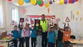 Hatay’da ilkokul öğrencilerine trafik eğitimi verildi
