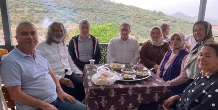 Burhaniye’de Kaymakam Memiş, Dutluca hayrına katıldı
