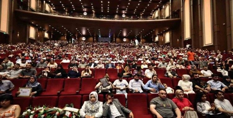 Evlilik Okulu’nda eğitim gören bin 120 çift daha sertifikasını aldı
