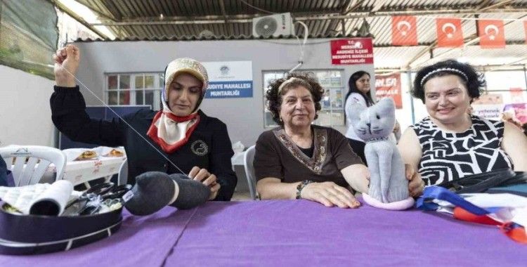Mersin’de kadınlar ’Evimiz Atölye’ ile üretiyor
