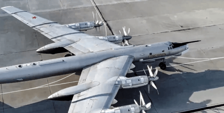 Ukrayna Güvenlik Servisi: Toplu drone saldırısında 40'tan fazla Rus bombardıman uçağı düşürüldü