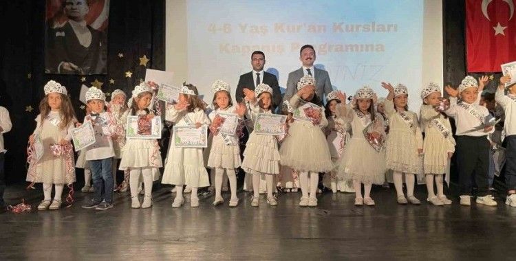 4-6 yaş Kur’an kursu öğrencilerinden yılsonu etkinliği
