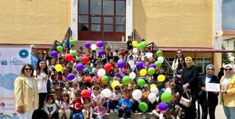 Gediz’de çocuk şenliği coşkusu: minikler hem eğlendi, hem öğrendi
