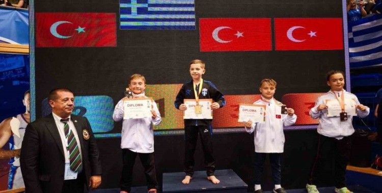 Afyonkarahisarlı karatecilerden büyük başarı
