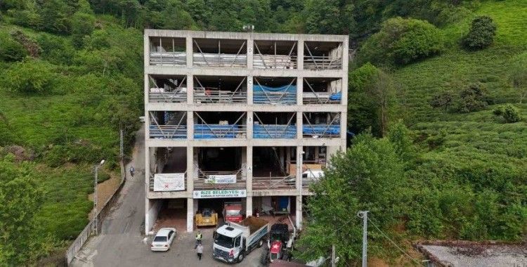 Rize’de 4 katlı kurban pazarında hareketlilik arttı
