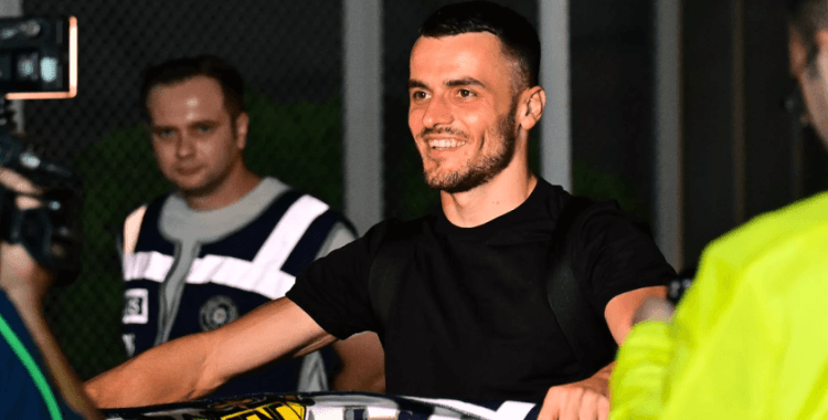Fenerbahçe'de Filip Kostic ayrılığı: Sözleşme karşılıklı feshedildi