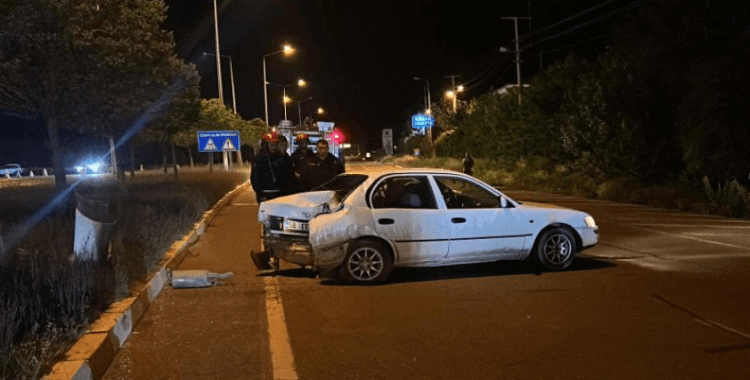 Sivas'ta iki otomobilin çarpıştığı kazada 5 kişi yaralandı