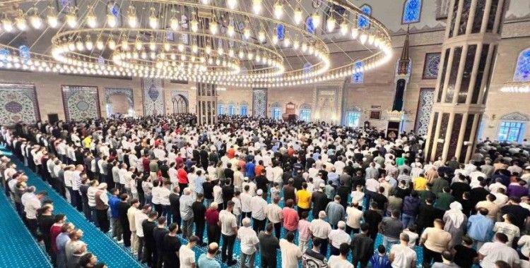 Kahramanmaraş’ta bayram namazı coşkusu
