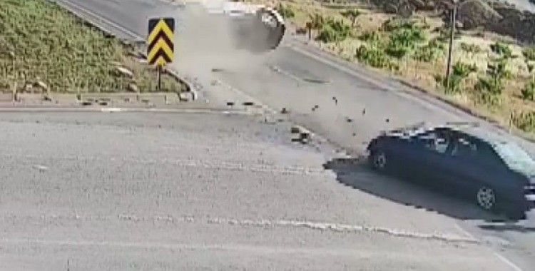 Kırmızı ışık ihlali kazaya neden oldu, 5 kişi yaralandı
