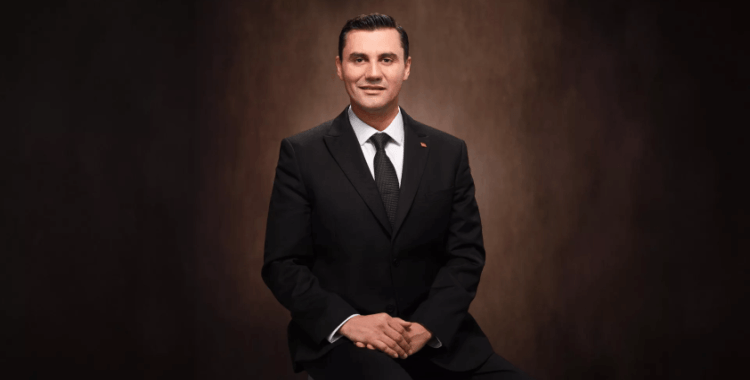 Manisa Büyükşehir Belediye Başkanı Ferdi Zeyrek hayatını kaybetti