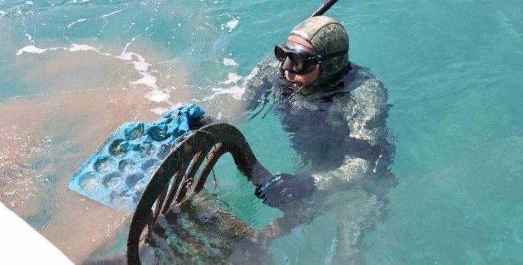 Bodrum Akyarlar’da deniz dibi temizliği
