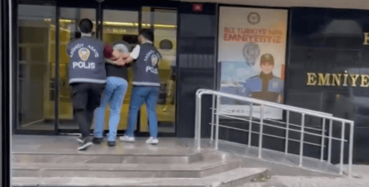 Kadıköy'de kaza sonrası tartıştığı sürücüyü darbeden zanlı tutuklandı