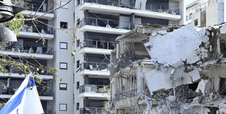 İran'dan İsrail'e yeni füze saldırıları başlatıldı