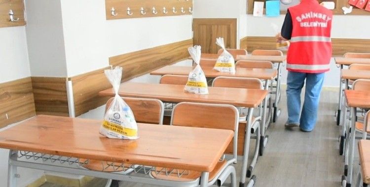 Başkan Tahmazoğlu’ndan LGS sınavına giren öğrencilere sürpriz
