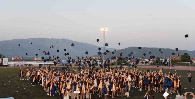 Sağlık Bilimleri Fakültesi’nde mezuniyet coşkusu
