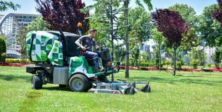 Büyükşehir ile parklar yaza hazır
