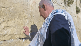 Netanyahu, ABD'nin İran'a saldırılarının ardından Trump için Ağlama Duvarı'nda dua etti