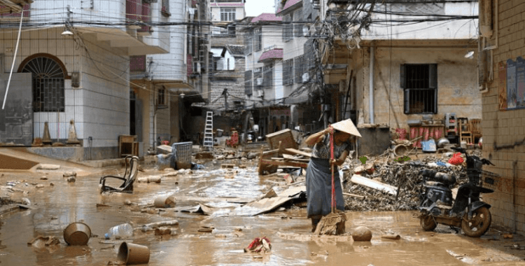 Alarm seviyesi yükseltildi, 95 bin kişi tahliye oldu