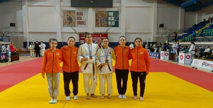 Salihlili judocular, Delibay ve Kılkış bronz madalya kazandı

