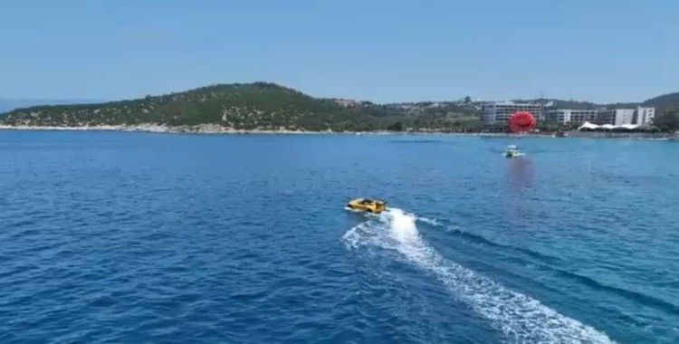 Tatil beldelerinde yeni trend: Spor araba görünümlü sürat tekneleri ilgi görüyor
