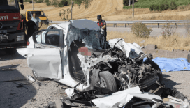 Park halindeki tıra çarptı: Baba ve üç çocuğu kazada hayatını kaybetti