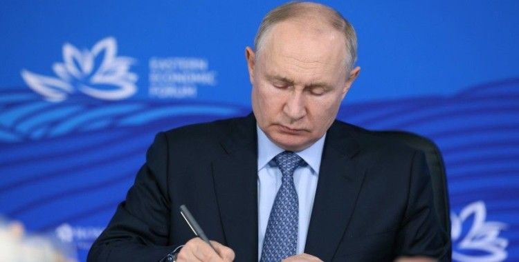 Putin, devlet dil politikasının esaslarını onaylayan kararnameyi imzaladı