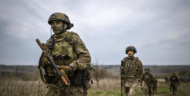 Ukrayna'daki askeri hedeflere hassas silahlarla grup saldırısı düzenlendi