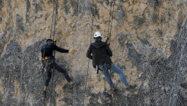 KGM, dik ve sarp yamaçlara 794 futbol sahası büyüklüğünde çelik ağ uyguladı