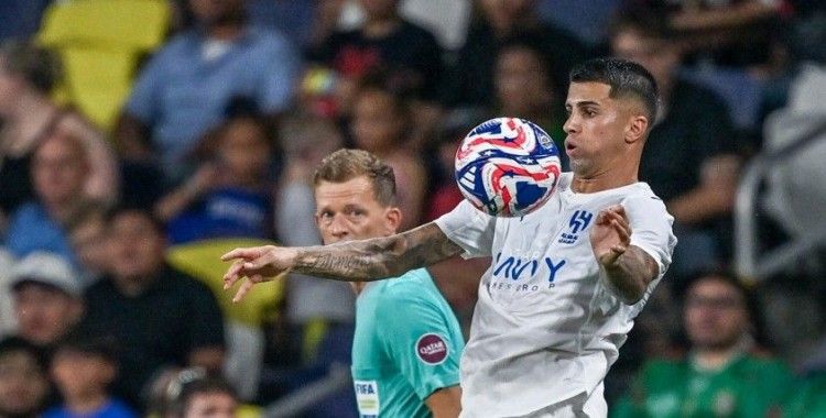 Fenerbahçe'den savunmaya dünya yıldızı: 145 milyon euro bonservis ödendi