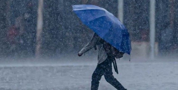 İstanbul'a gök gürültülü sağanak geliyor: 2 gün sürecek yağış i̇çin Meteoroloji'den uyarı var
