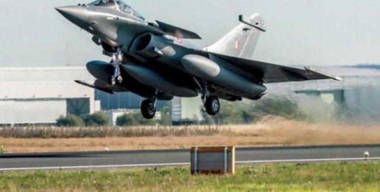 Hindistan, ABD'den silah ve uçak alımını durduruyor