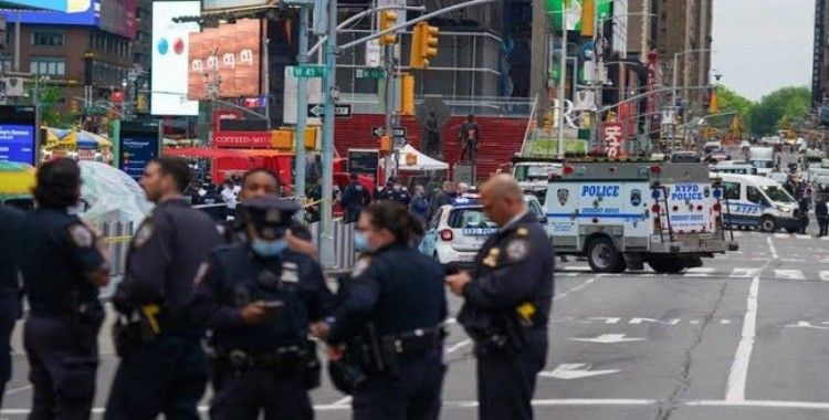 New York Times Meydanı'nda silahlı saldırı: 3 kişi yaralandı, 1 kişi gözaltına alındı