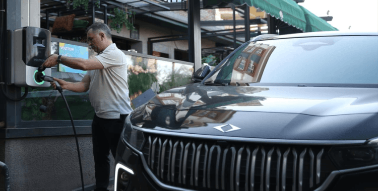 Elektrikli araç şarj soketleri temmuzda yüzde 4 arttı