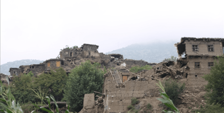 Afganistan'da meydana gelen depremde ölenlerin sayısı 2 bin 205'e yükseldi