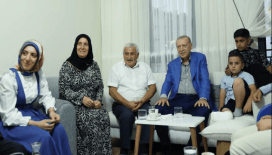 Cumhurbaşkanı Erdoğan, Malatya'da depremzede aileyi ziyaret etti