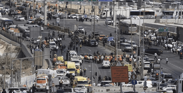 Kudüs'te silahlı saldırı: En az 4 kişi hayatını kaybetti