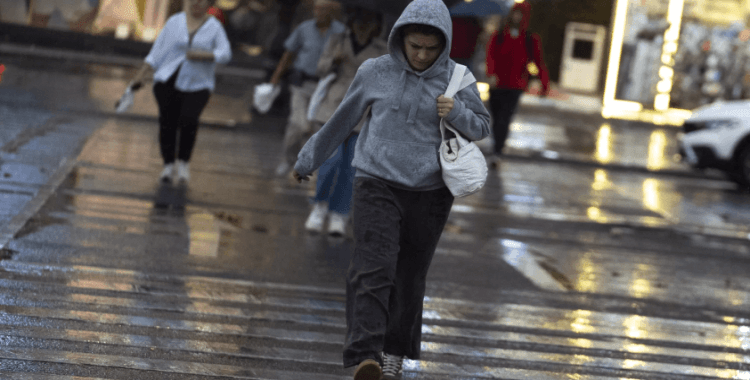 Meteoroloji'den İstanbul dahil birçok kente sağanak uyarısı: 3 gün sürecek