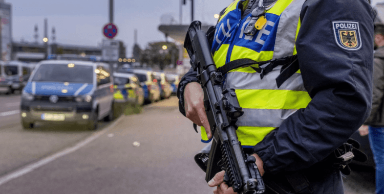 Almanya'nın Münih kentinde birden fazla patlama sesi duyuldu