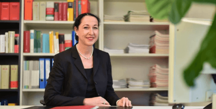 Almanya'da belediye başkanına bıçaklı saldırı: Durumu kritik