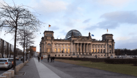 Almanya, göçmenlere 3 yılda verilen vatandaşlık hakkını kaldırdı