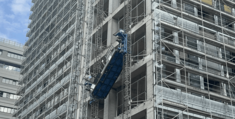 Bahçelievler'de yük asansörü düştü: Yaralılar var