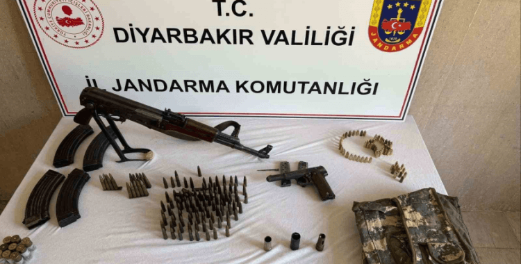 Diyarbakır'da jandarma operasyonlarında çok sayıda silah ve mühimmat ele geçirildi