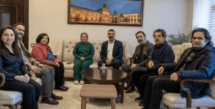 Sanatçılardan Büyükşehir Belediyesine ziyaret