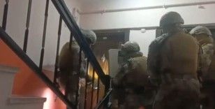 Sultanbeyli'de faaliyet gösteren suç örgütüne 11 suçtan operasyon: Gözaltına alınan 21 şüpheliden 13'ü tutuklandı