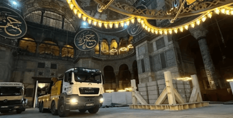 İlber Ortaylı: Ayasofya bu yükü gerçekten kaldıramaz, mimariden hiç anlamıyorlar