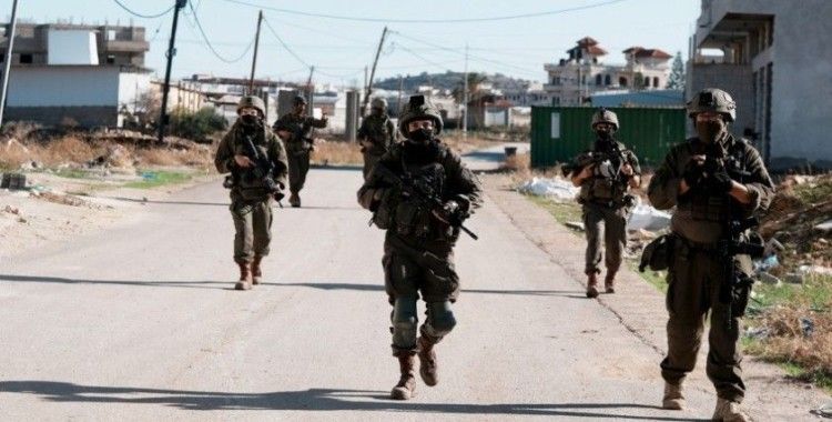 İsrail, Suriye'nin güneyine düzenlediği baskında 2’si çocuk 13 kişiyi öldürdü