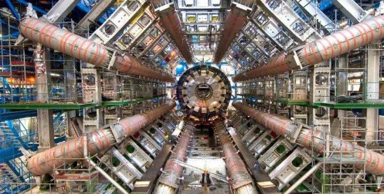 CERN’deki en ünlü parçacık hızlandırıcısında ‘hayalet’ güç tespit edildi