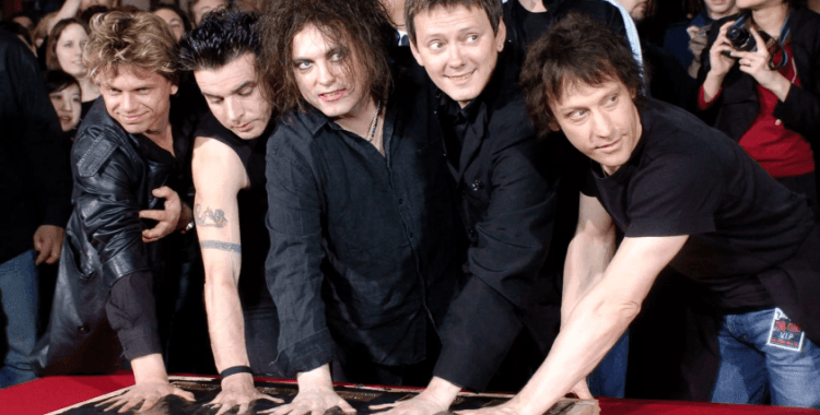 The Cure gitaristi Perry Bamonte 65 yaşında hayatını kaybetti